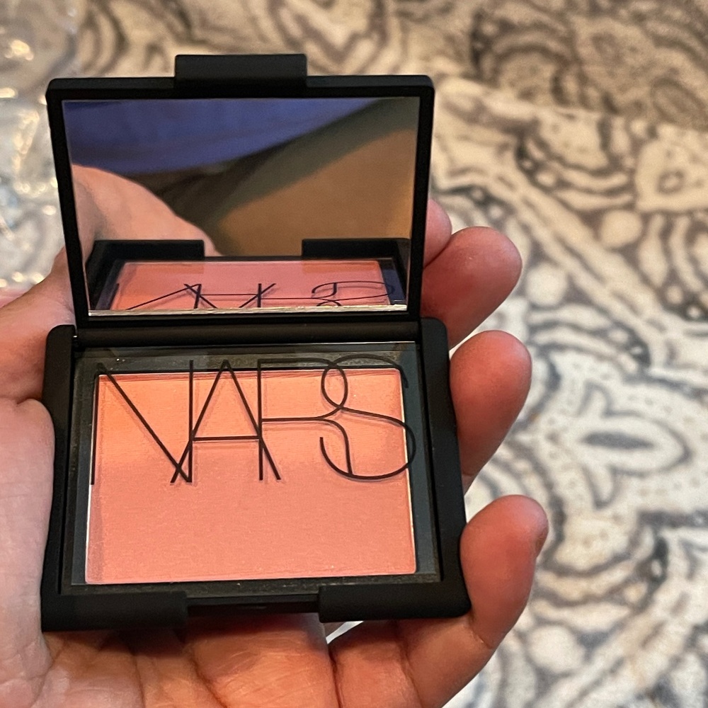 NARS deep throat blush